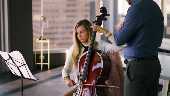 Учитель по музыке разрывает очко ученице